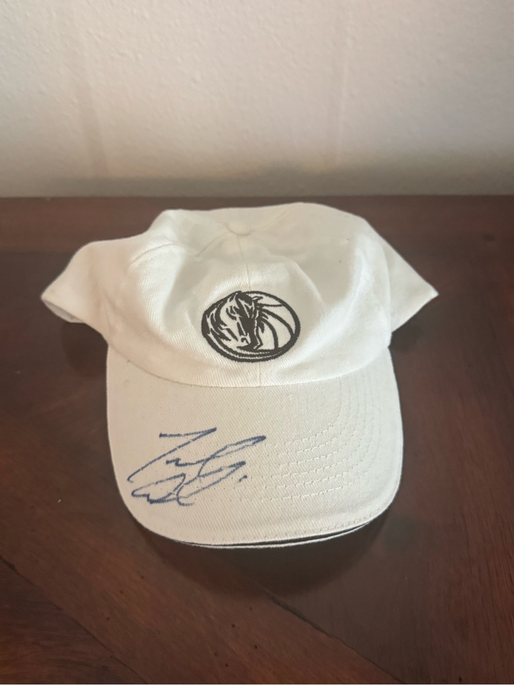Dallas Mavericks Signed Baseball Hat White O/S Unknown Signer NWOT